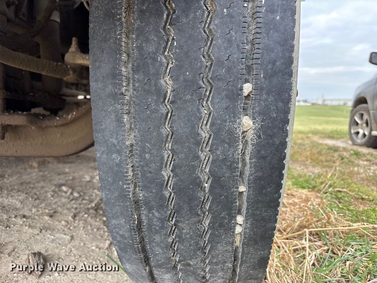 image for item FH7027 2006 GMC C7500 box truck