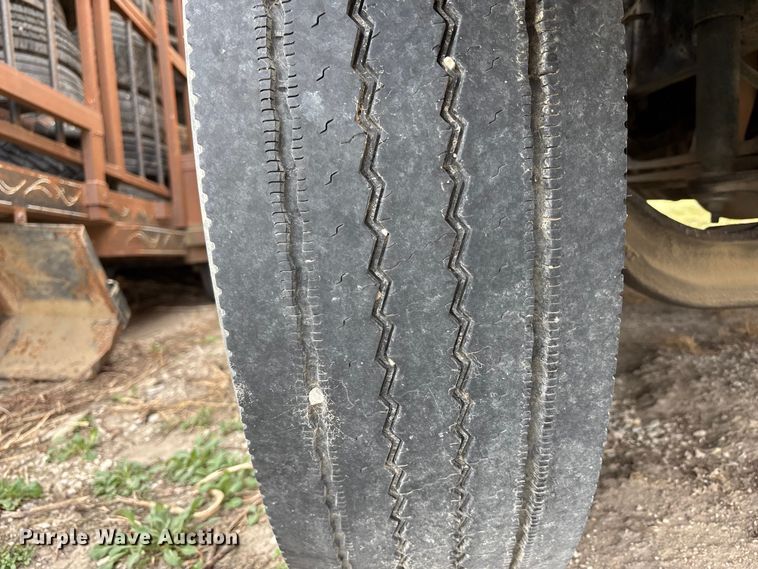 image for item FH7027 2006 GMC C7500 box truck