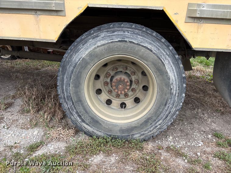 image for item FH7027 2006 GMC C7500 box truck