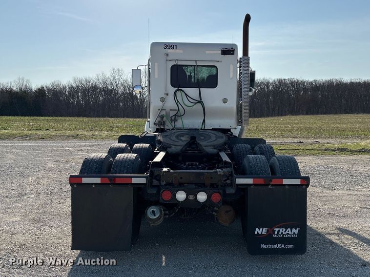 image for item FH7031 2014 Kenworth T800 semi truck