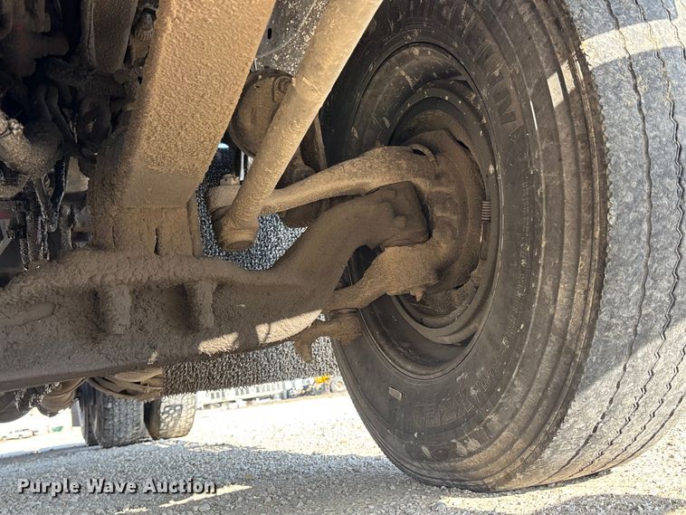 image for item FH7031 2014 Kenworth T800 semi truck