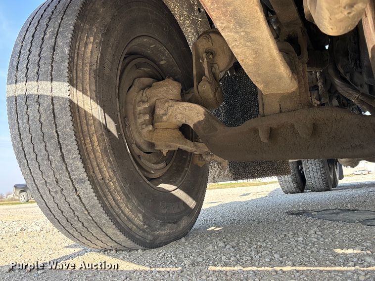 image for item FH7031 2014 Kenworth T800 semi truck