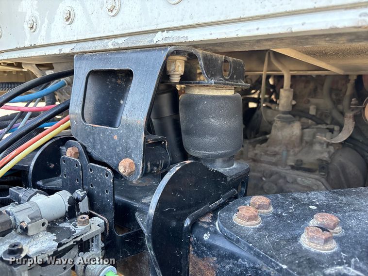 image for item FH7031 2014 Kenworth T800 semi truck