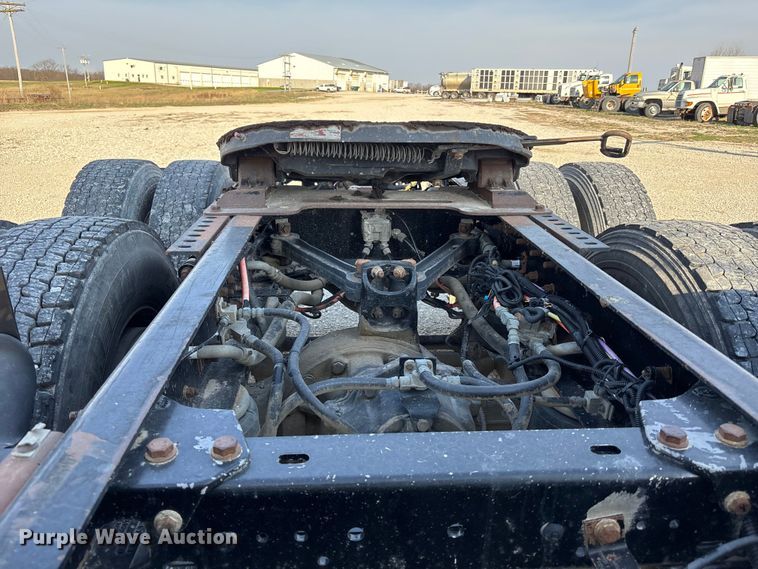 image for item FH7031 2014 Kenworth T800 semi truck