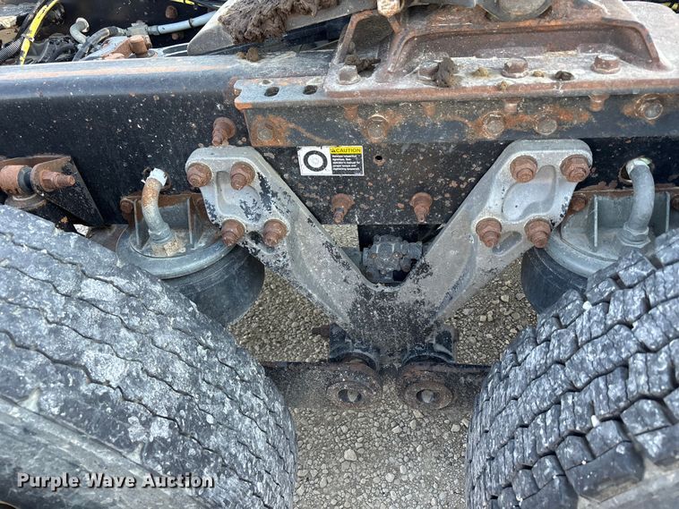 image for item FH7031 2014 Kenworth T800 semi truck