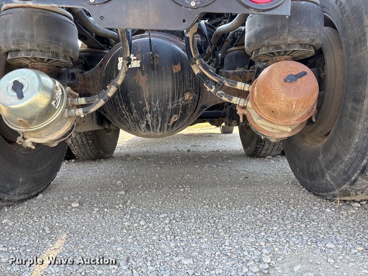 image for item FH7031 2014 Kenworth T800 semi truck