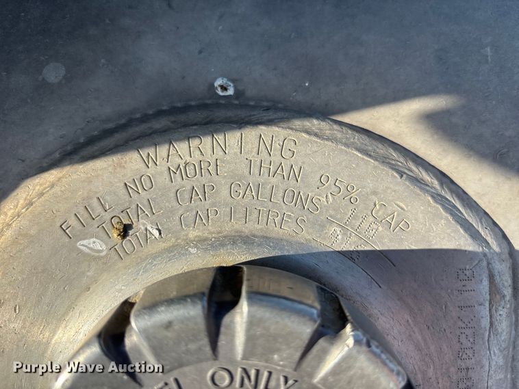 image for item FH7031 2014 Kenworth T800 semi truck