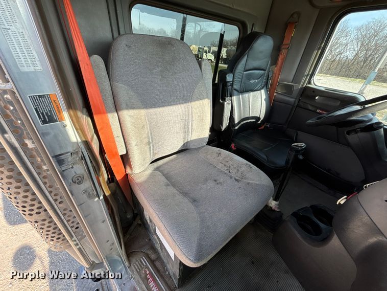 image for item FH7031 2014 Kenworth T800 semi truck