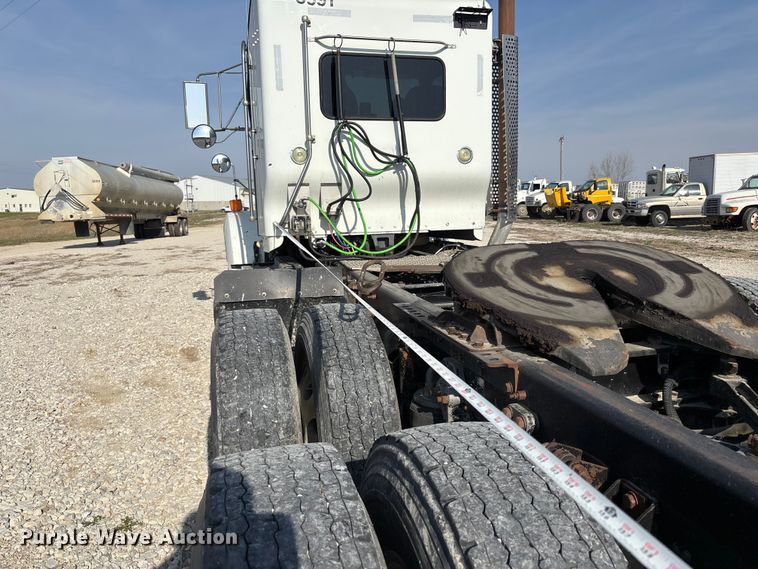 image for item FH7031 2014 Kenworth T800 semi truck