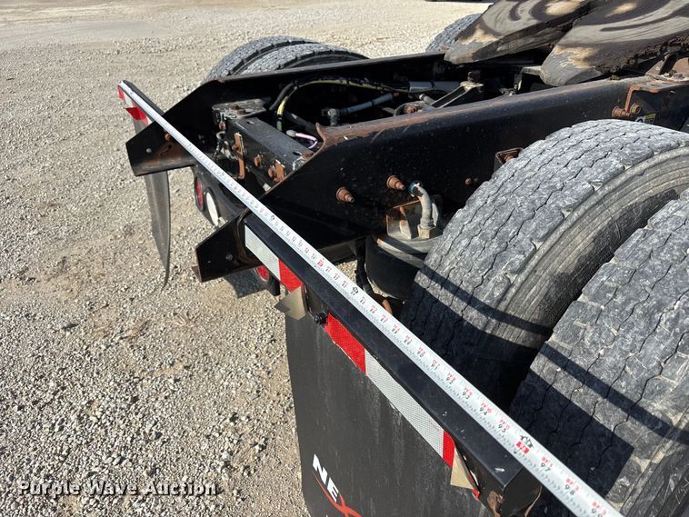 image for item FH7031 2014 Kenworth T800 semi truck