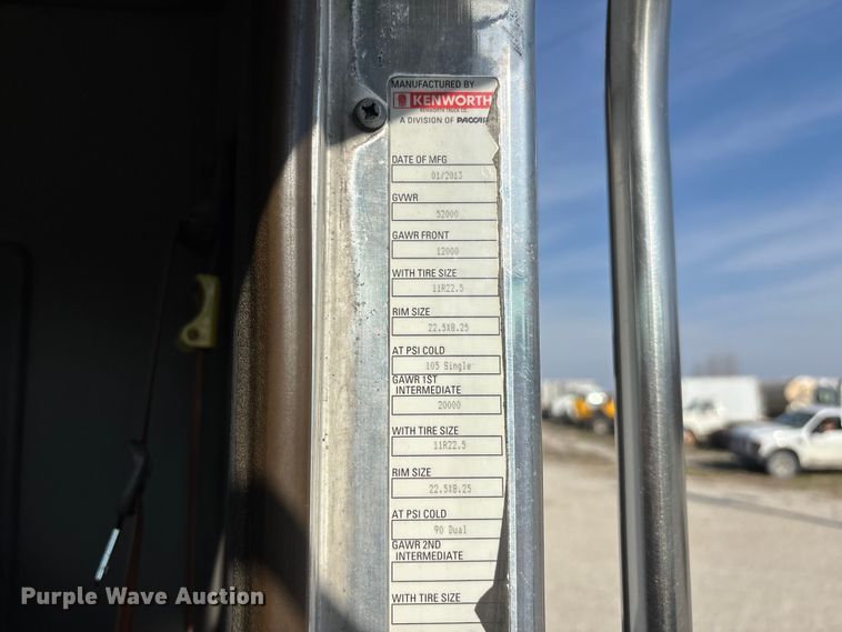 image for item FH7031 2014 Kenworth T800 semi truck