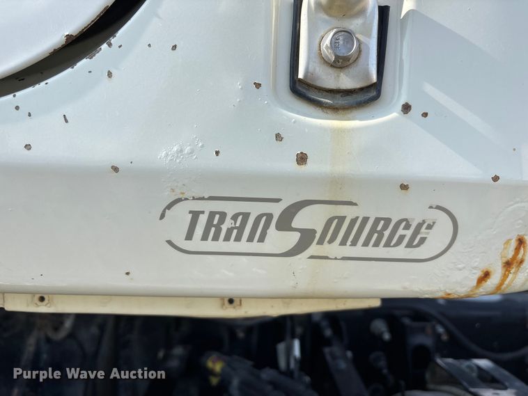 image for item FH7032 2016 Mack CXU613 semi truck