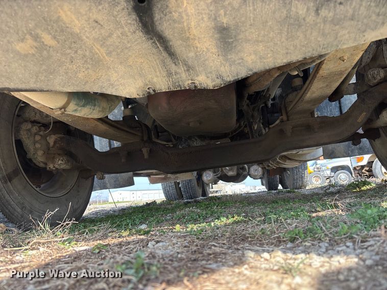 image for item FH7032 2016 Mack CXU613 semi truck