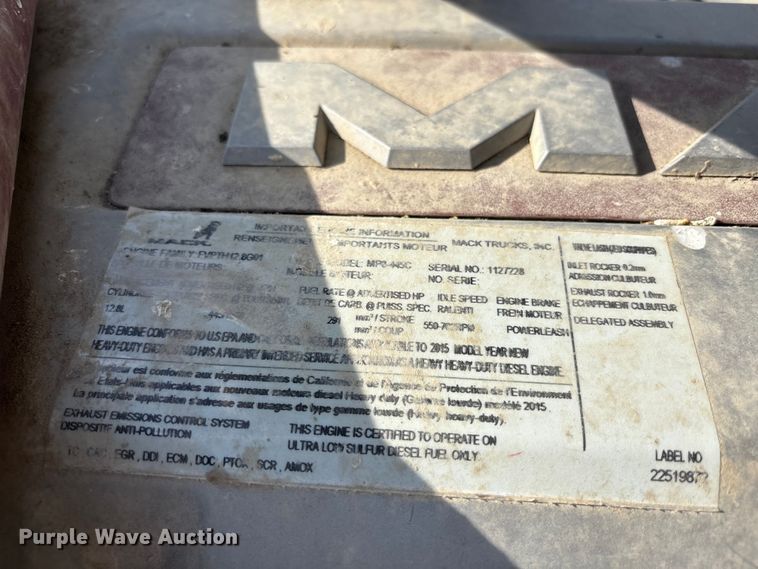 image for item FH7032 2016 Mack CXU613 semi truck