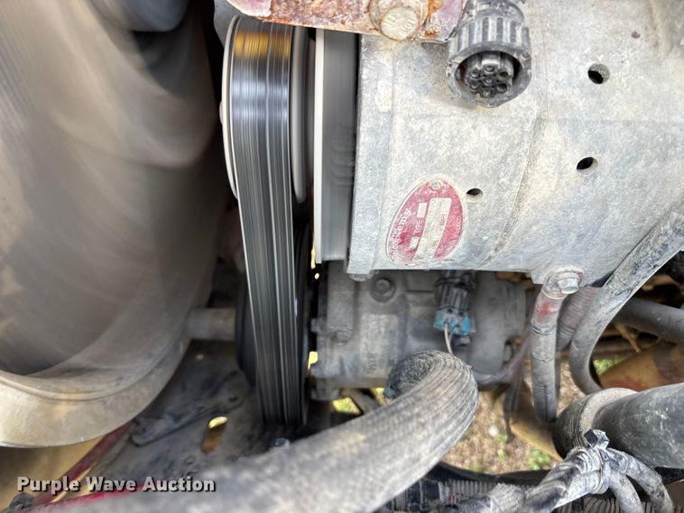 image for item FH7032 2016 Mack CXU613 semi truck