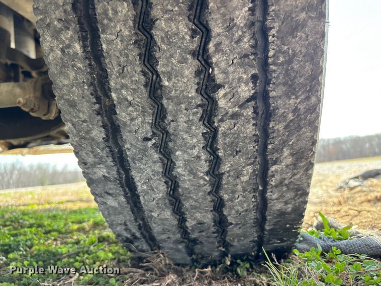 image for item FH7032 2016 Mack CXU613 semi truck