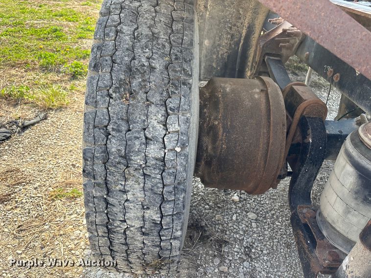 image for item FH7032 2016 Mack CXU613 semi truck