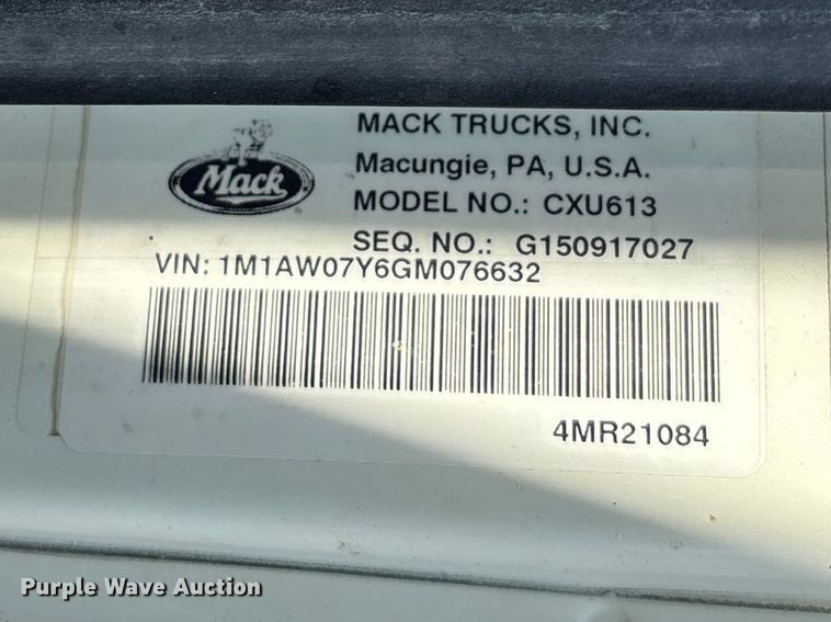 image for item FH7032 2016 Mack CXU613 semi truck
