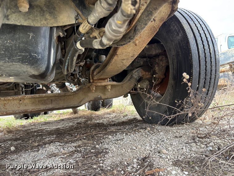 image for item FH7033 2016 Mack CXU613 semi truck