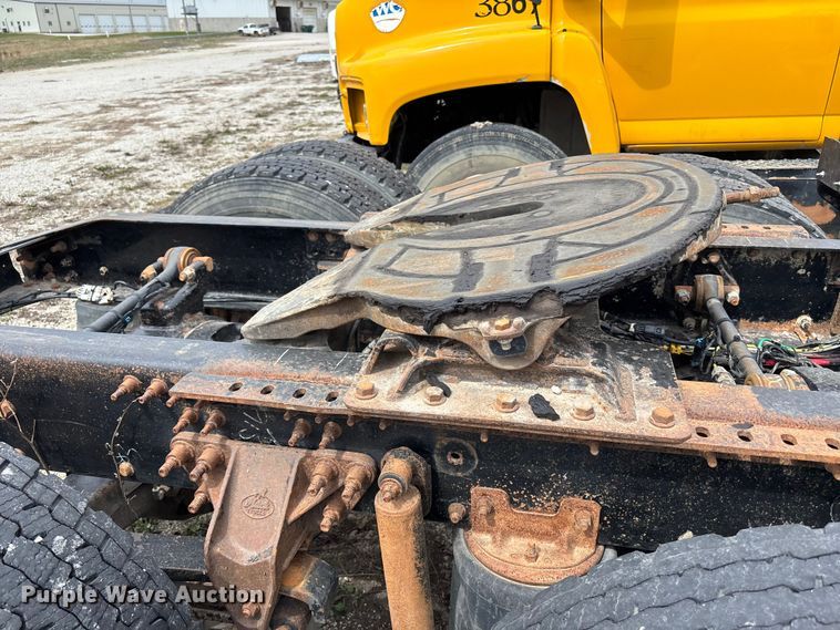 image for item FH7033 2016 Mack CXU613 semi truck