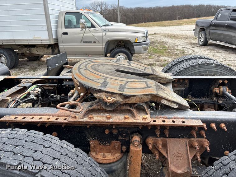 image for item FH7033 2016 Mack CXU613 semi truck