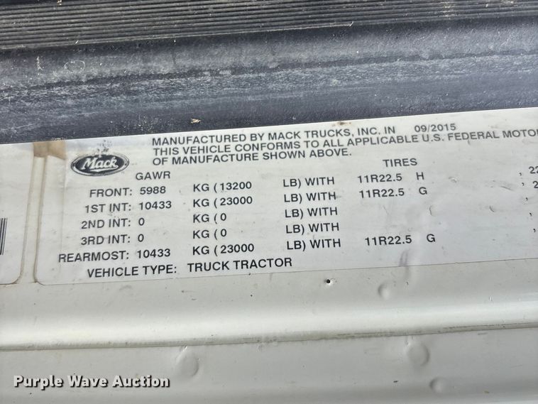 image for item FH7033 2016 Mack CXU613 semi truck