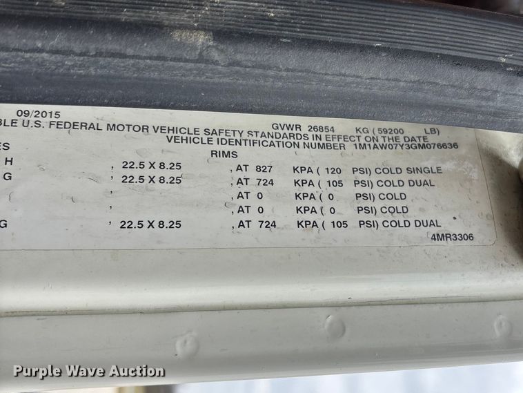 image for item FH7033 2016 Mack CXU613 semi truck