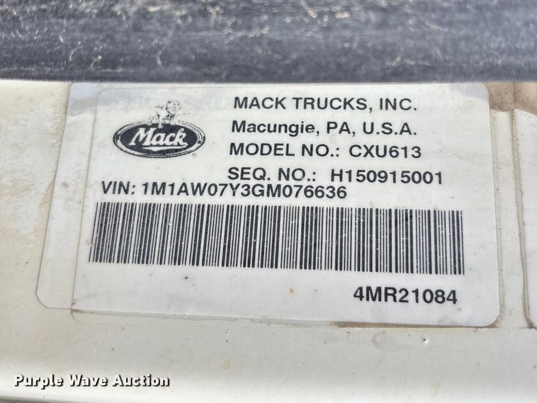 image for item FH7033 2016 Mack CXU613 semi truck