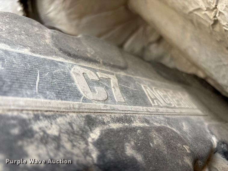 image for item FH7035 2005 GMC C7500 truck cab and chassis