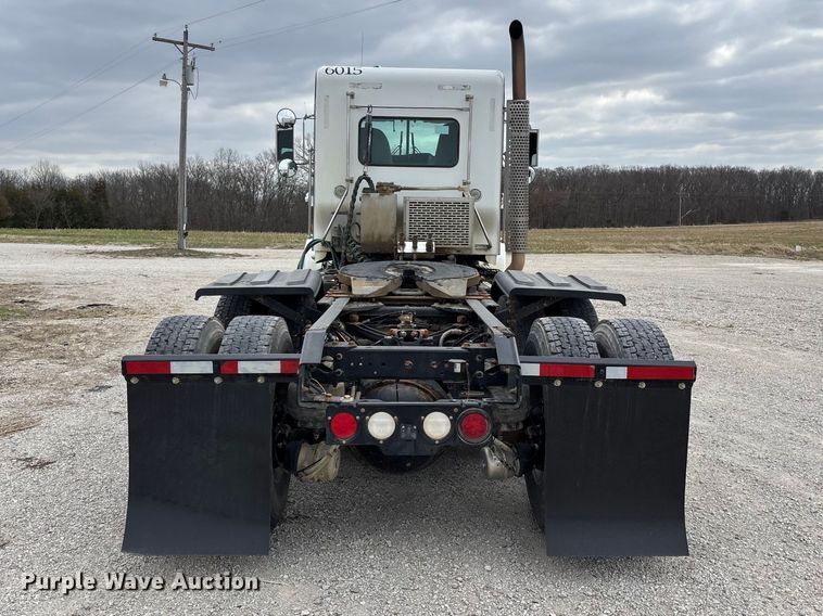 image for item FH7036 2020 Kenworth T800 semi truck