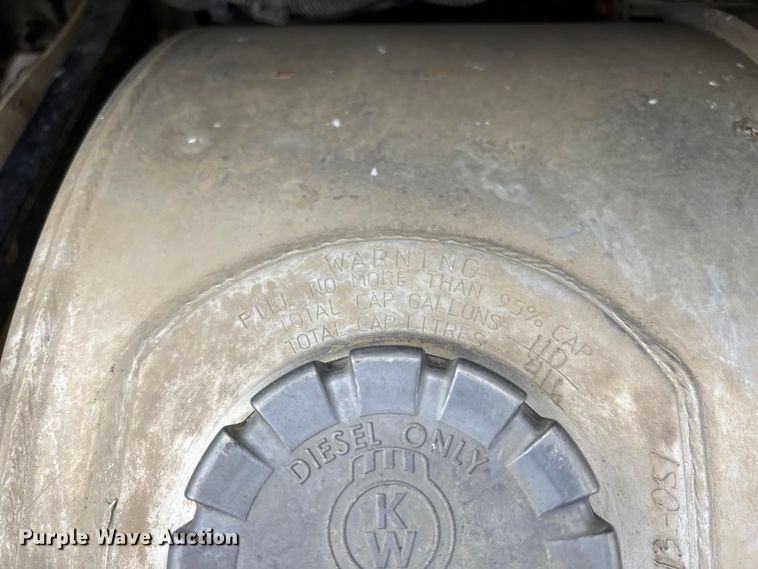 image for item FH7036 2020 Kenworth T800 semi truck