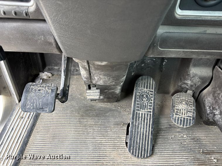 image for item FH7036 2020 Kenworth T800 semi truck