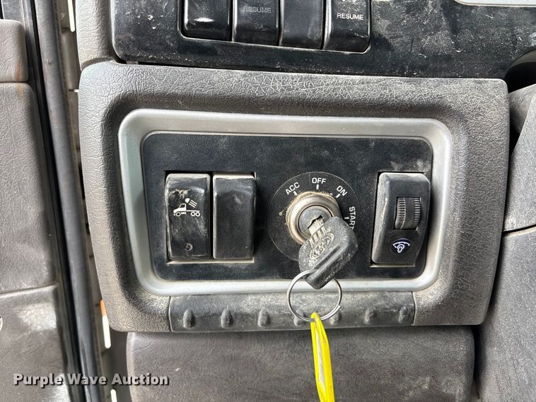 image for item FH7036 2020 Kenworth T800 semi truck