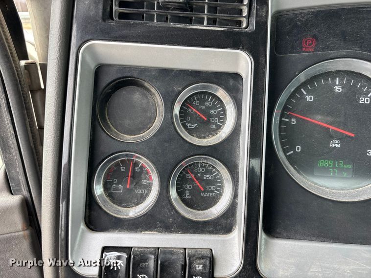 image for item FH7036 2020 Kenworth T800 semi truck