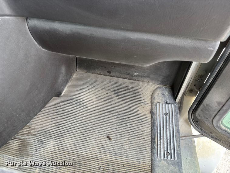 image for item FH7036 2020 Kenworth T800 semi truck