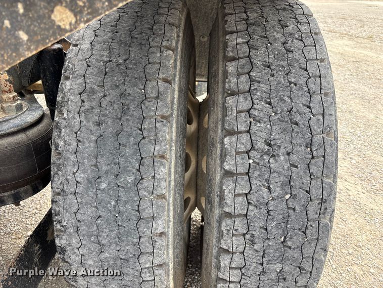 image for item FH7036 2020 Kenworth T800 semi truck