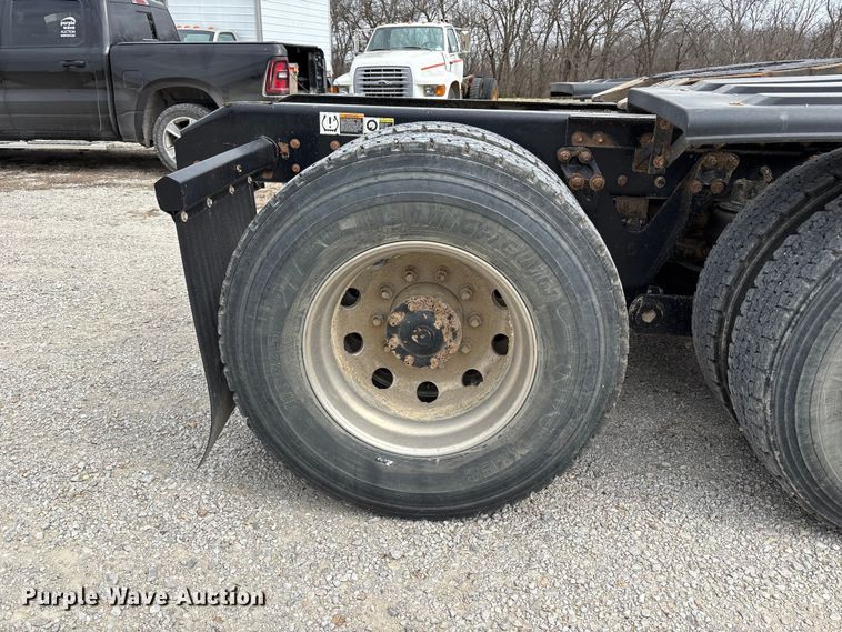 image for item FH7036 2020 Kenworth T800 semi truck