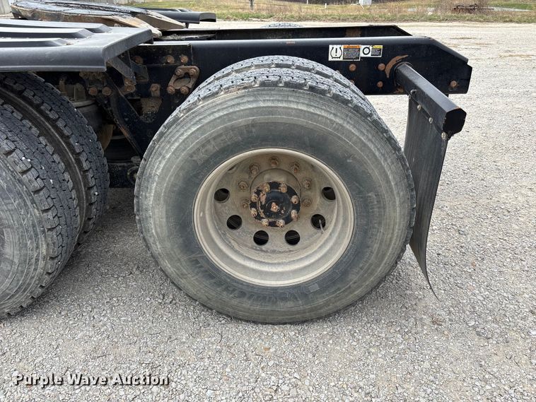 image for item FH7036 2020 Kenworth T800 semi truck