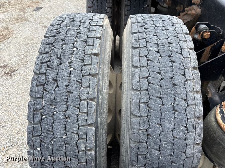 image for item FH7036 2020 Kenworth T800 semi truck