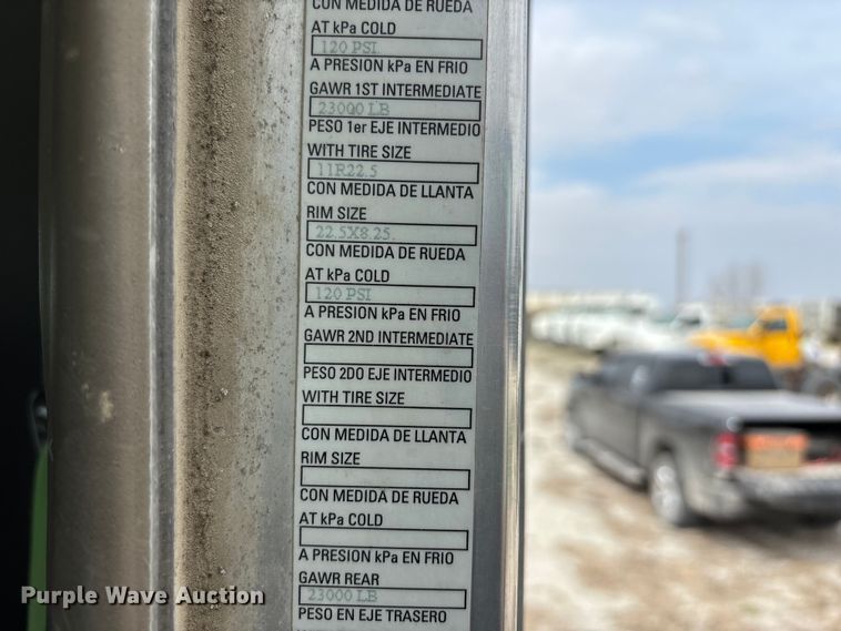 image for item FH7036 2020 Kenworth T800 semi truck