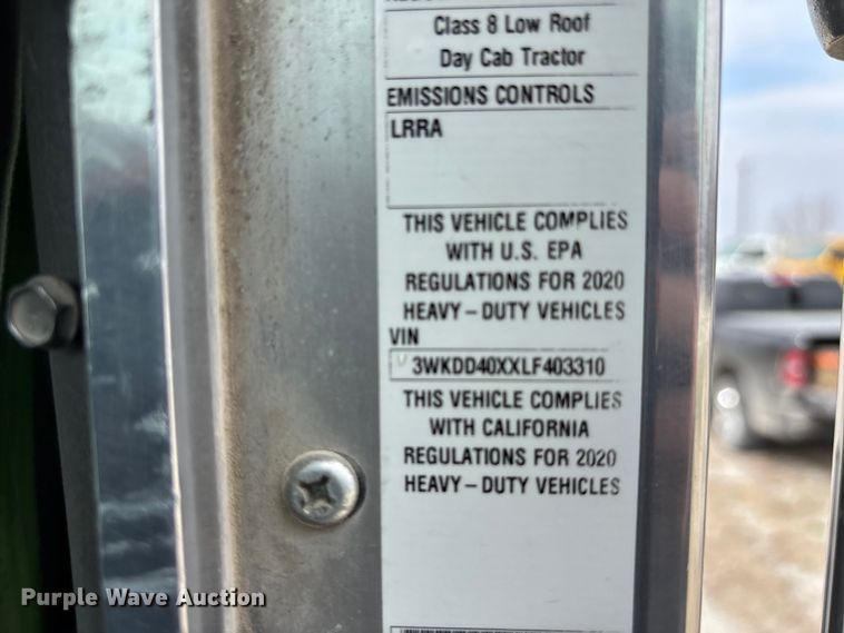 image for item FH7036 2020 Kenworth T800 semi truck