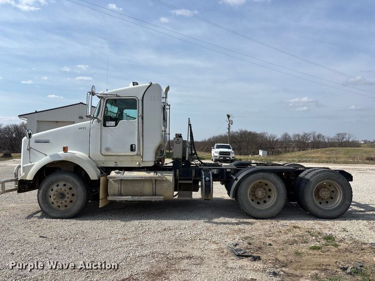 image for item FH7037 2020 Kenworth T8 Series semi truck