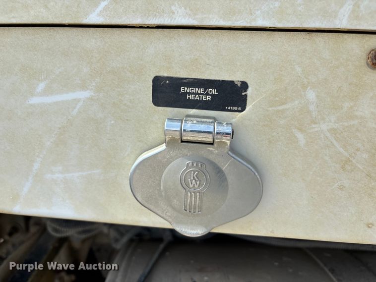 image for item FH7037 2020 Kenworth T8 Series semi truck