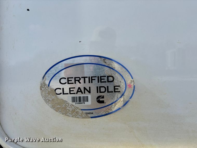 image for item FH7037 2020 Kenworth T8 Series semi truck