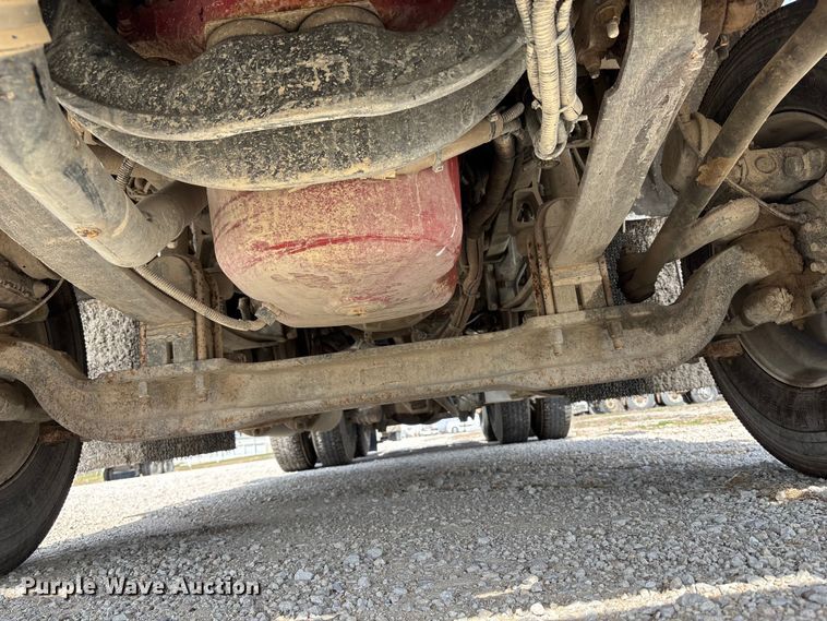 image for item FH7037 2020 Kenworth T8 Series semi truck