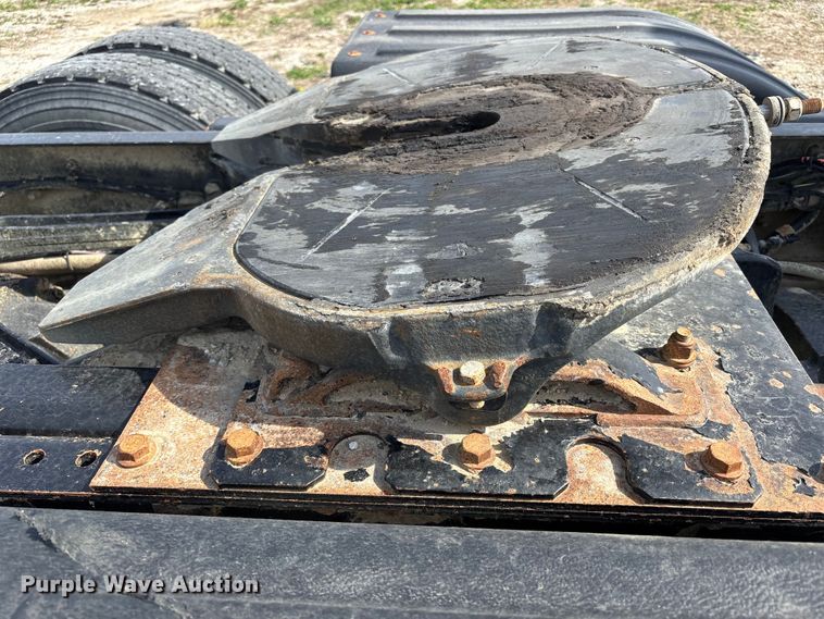 image for item FH7037 2020 Kenworth T8 Series semi truck