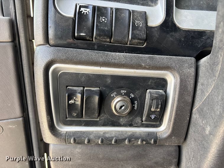 image for item FH7037 2020 Kenworth T8 Series semi truck