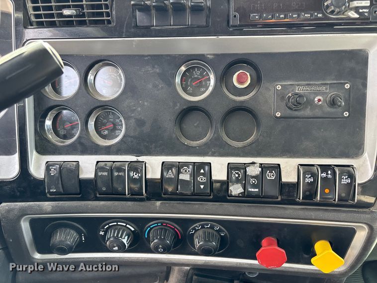 image for item FH7037 2020 Kenworth T8 Series semi truck