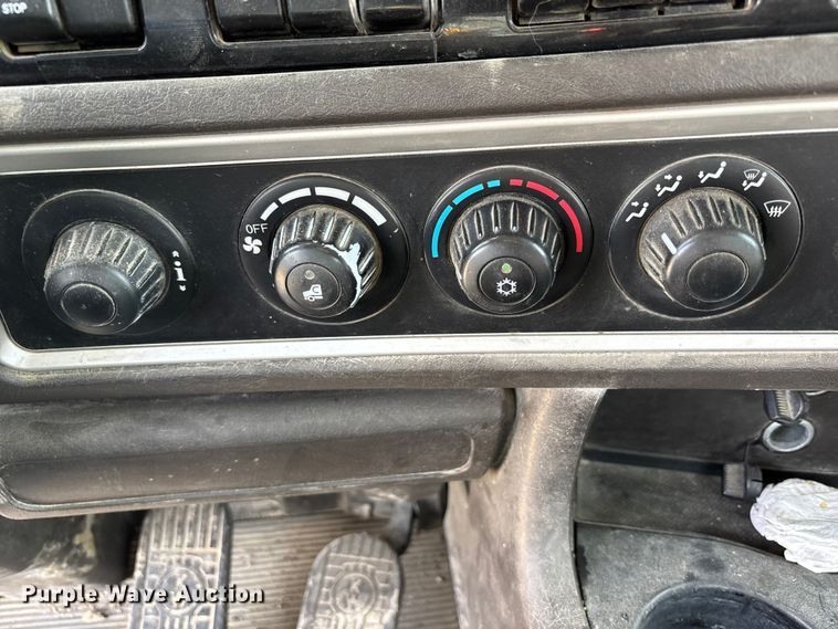 image for item FH7037 2020 Kenworth T8 Series semi truck