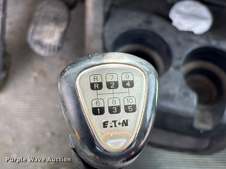 image for item FH7037 2020 Kenworth T8 Series semi truck